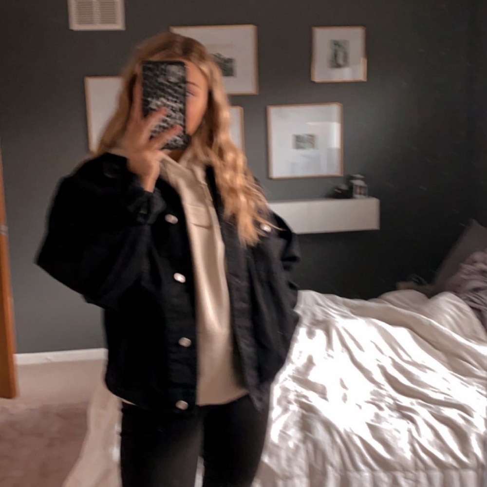 Meet your Posher, Ava